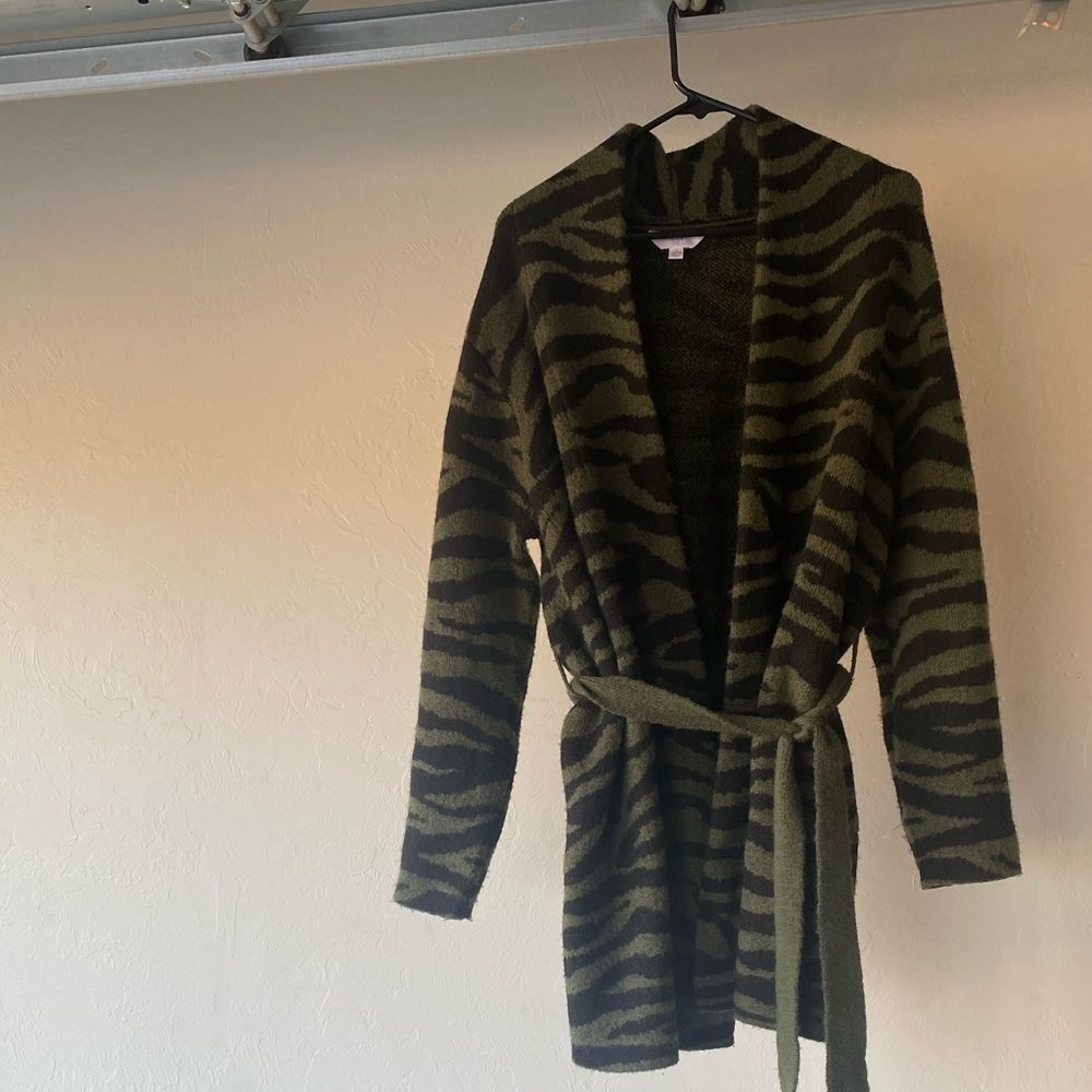 Time and Tru Green Black animal print long sleeve mid length wrap cardigan